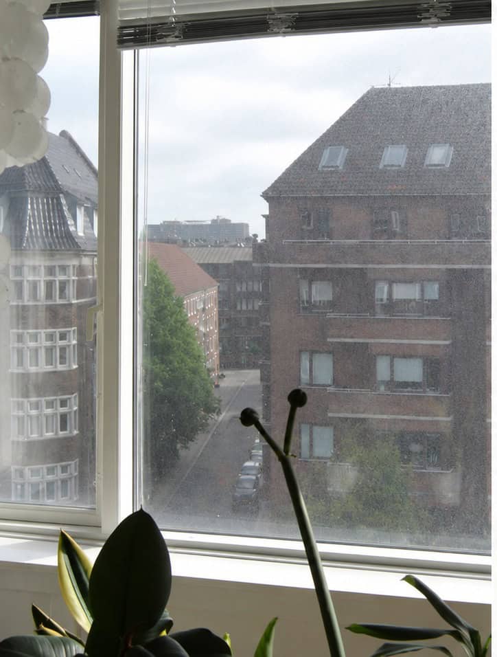 Samme vinduer før vinduespudsning